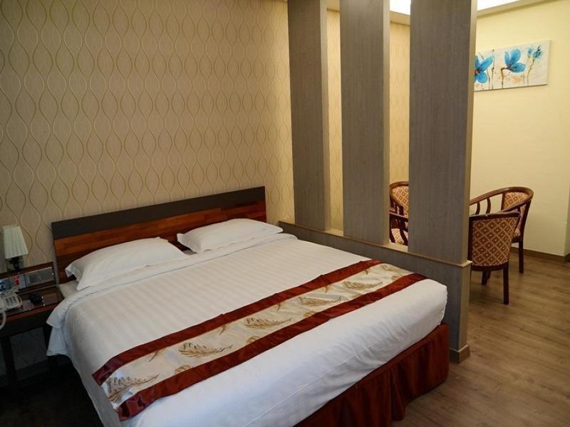 Nova Kuching Hotel 外观 照片