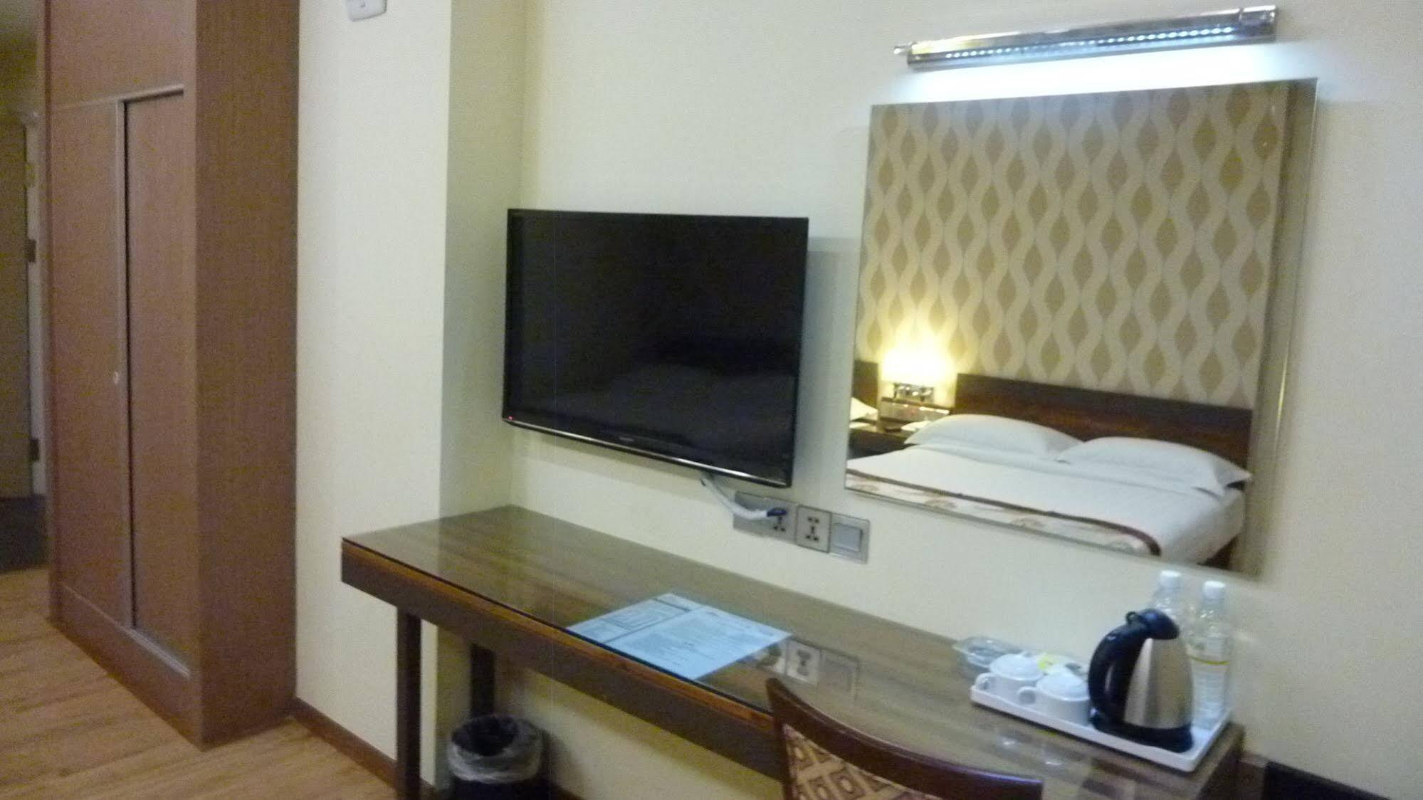 Nova Kuching Hotel 外观 照片