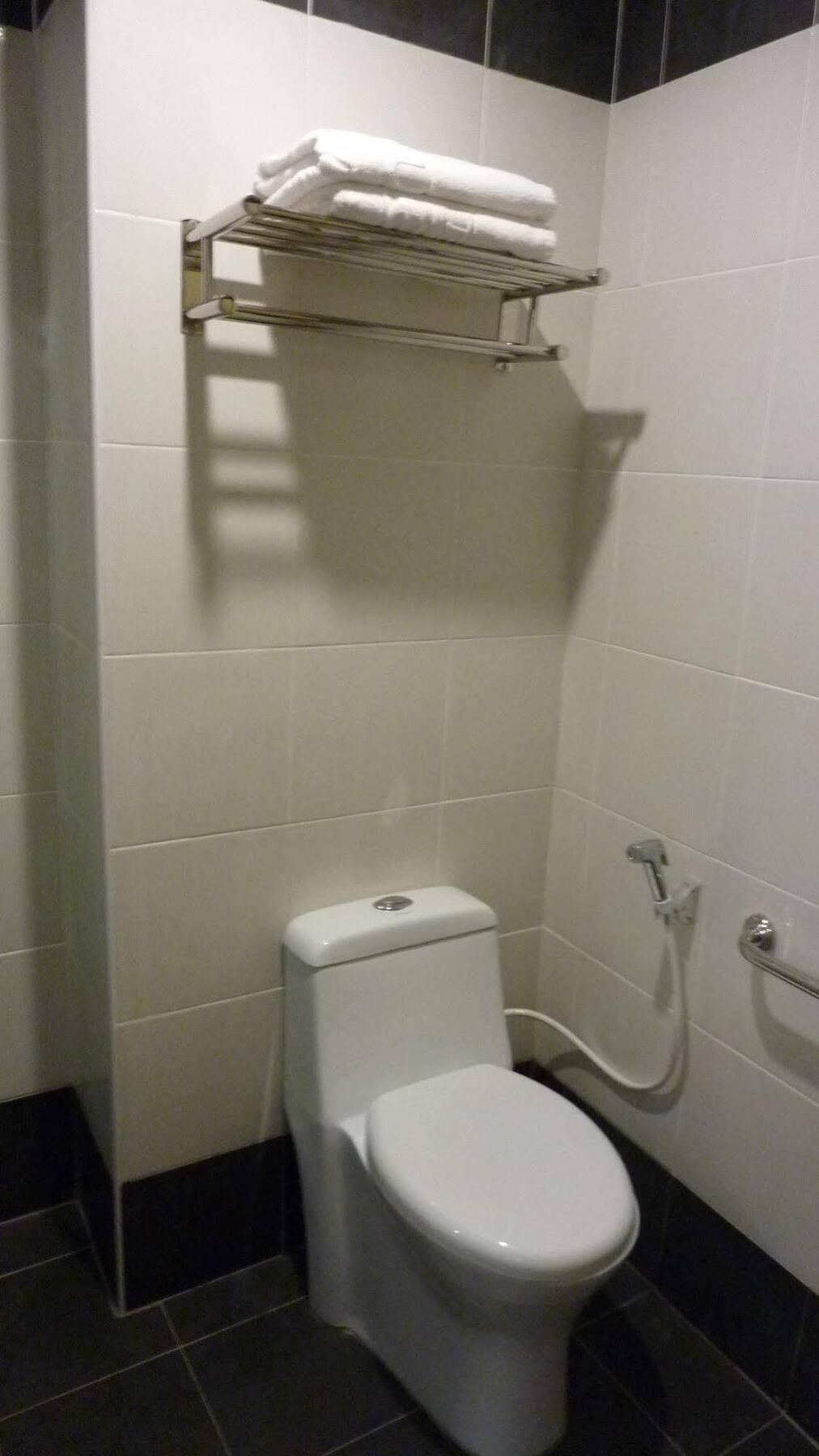 Nova Kuching Hotel 外观 照片