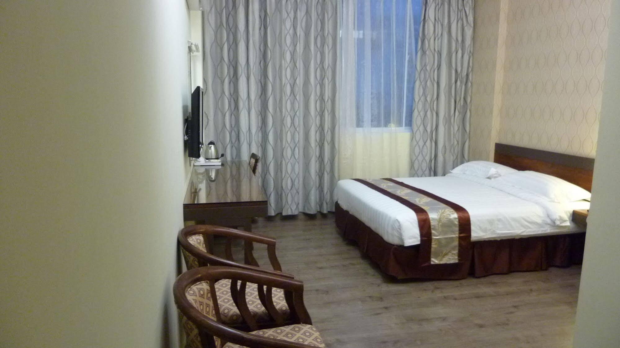 Nova Kuching Hotel 外观 照片