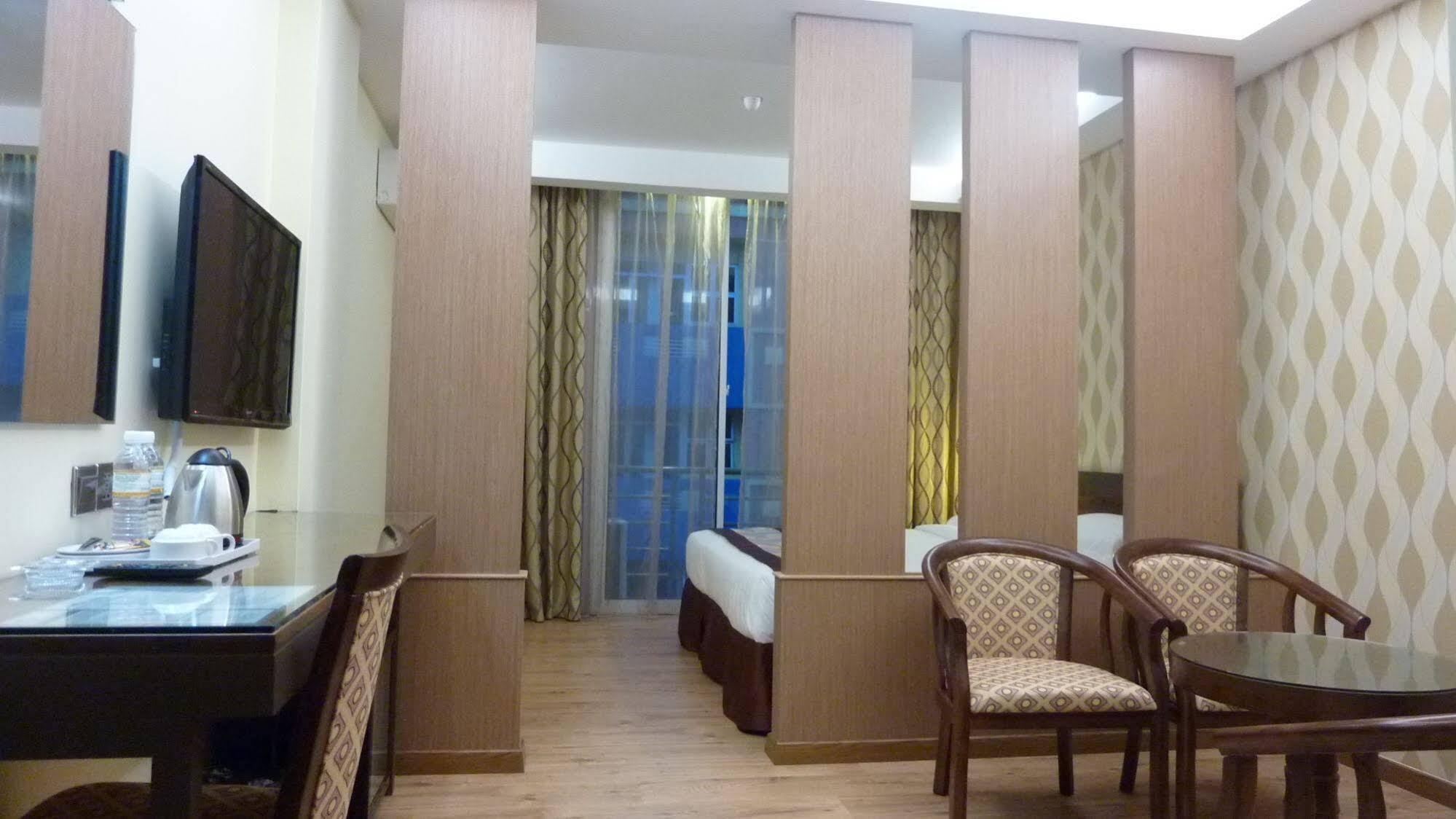 Nova Kuching Hotel 外观 照片