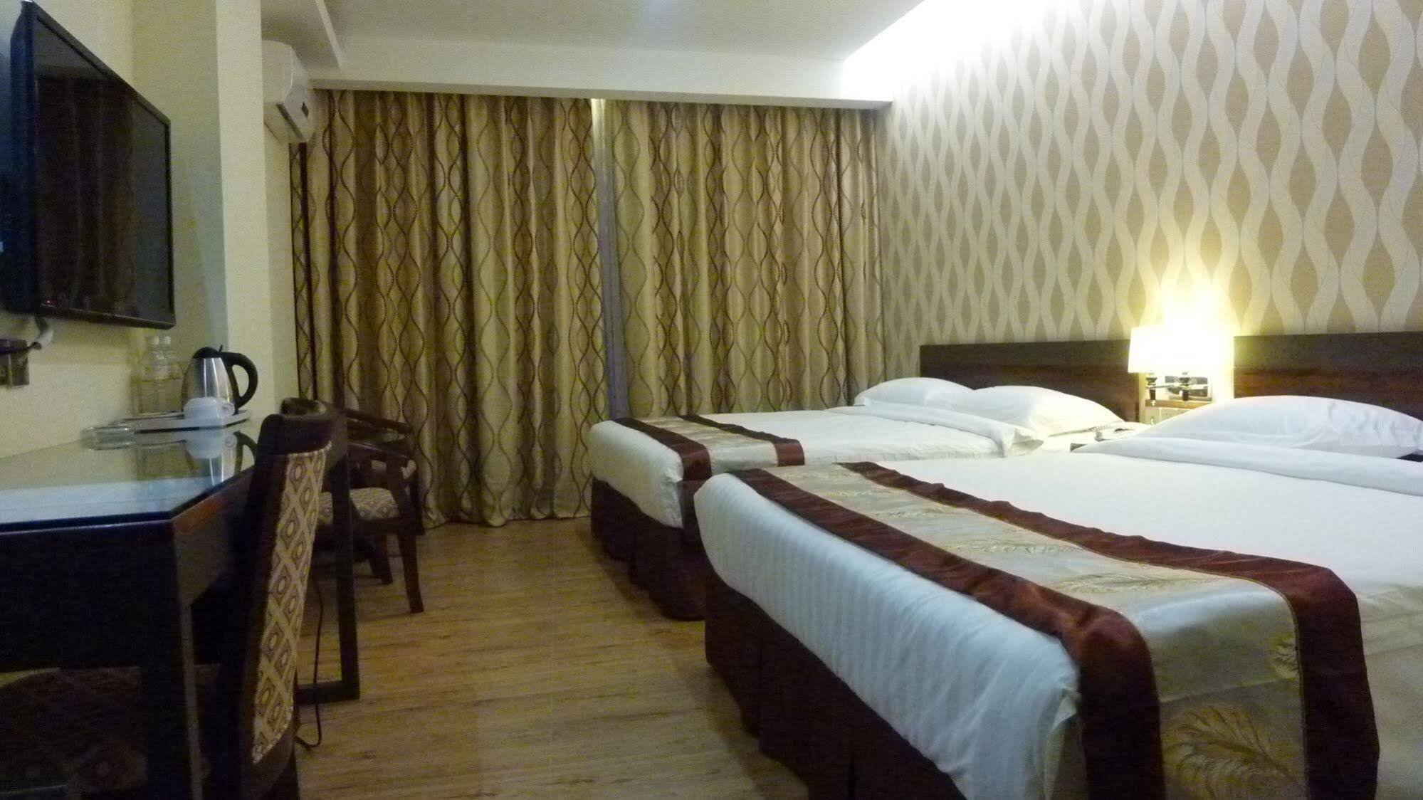 Nova Kuching Hotel 外观 照片