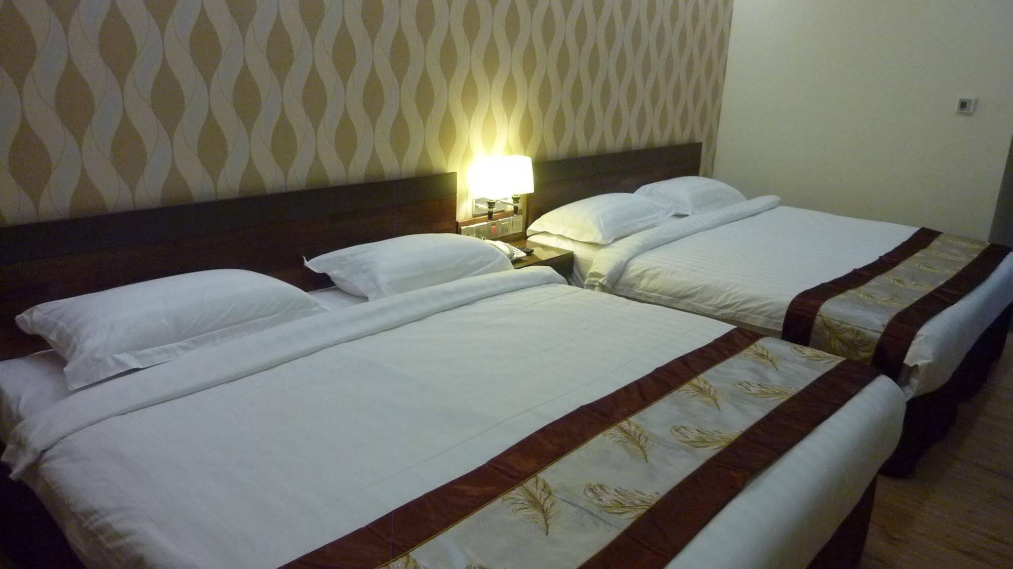 Nova Kuching Hotel 外观 照片
