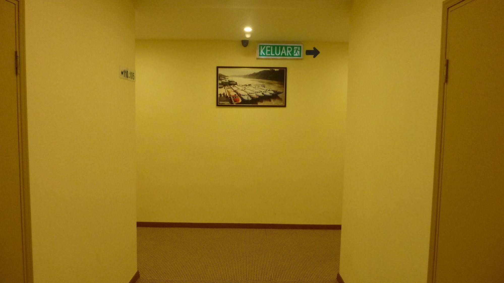 Nova Kuching Hotel 外观 照片